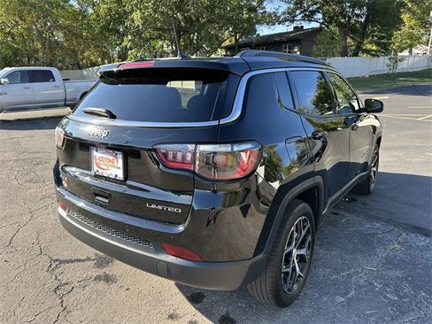 Used 2024 Jeep Compass Limited image 6