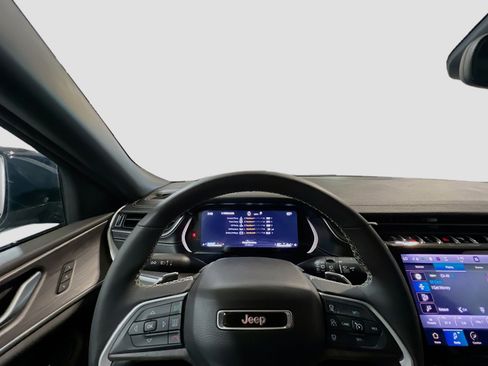 Used 2024 Jeep Grand Cherokee L Limited image 7