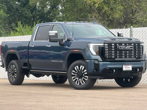 New 2026 GMC Sierra 3500 Denali Ultimate AWD/4WD image 2