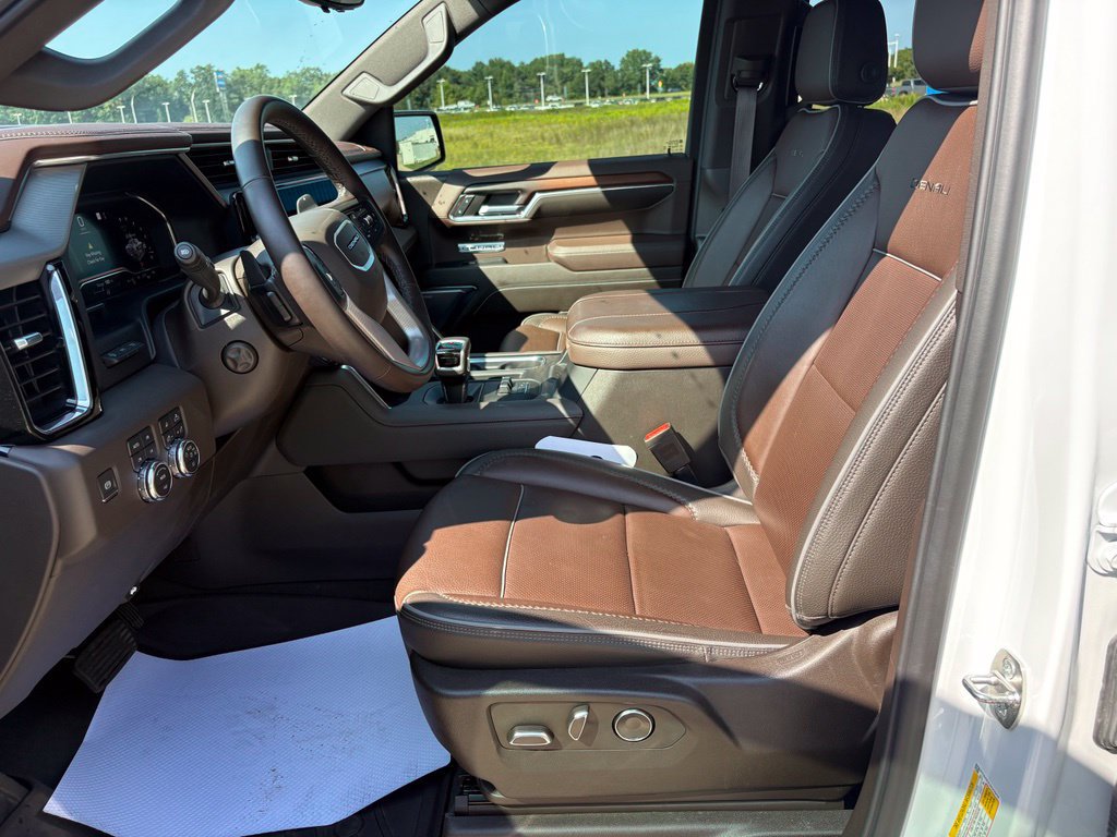 Used 2024 GMC Sierra 1500 Denali AWD/4WD image 16