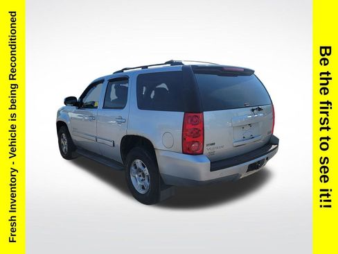 Used 2010 GMC Yukon SLT w/ SLT-2 Equipment Package AWD/4WD image 3