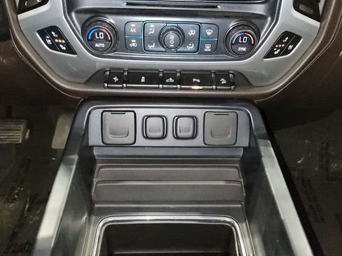 Used 2017 GMC Sierra 1500 SLT w/ SLT Premium Package AWD/4WD image 30