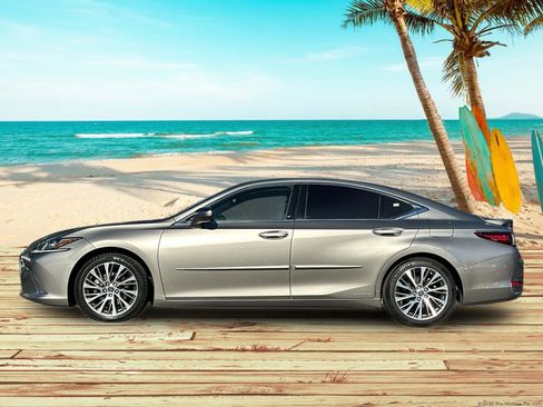 Used 2019 Lexus ES 300h image 2