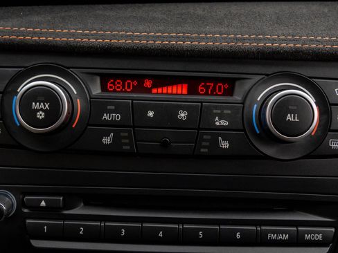 Used 2011 BMW 1 Series M image 30