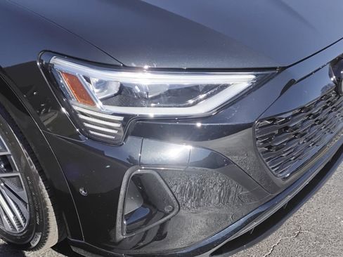 Certified 2024 Audi Q8 e-tron Premium Plus image 7