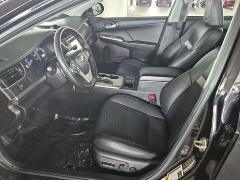 Used 2014 Toyota Camry SE FWD image 15