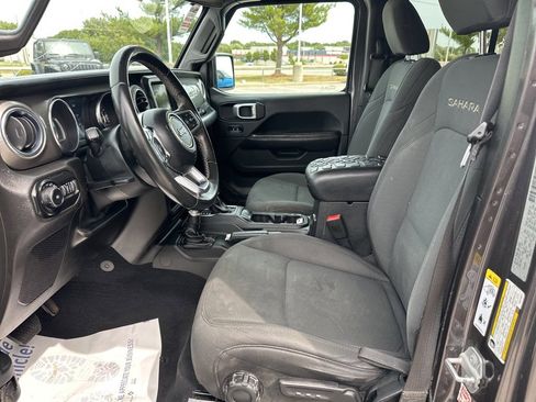 Used 2019 Jeep Wrangler Unlimited Sahara image 59