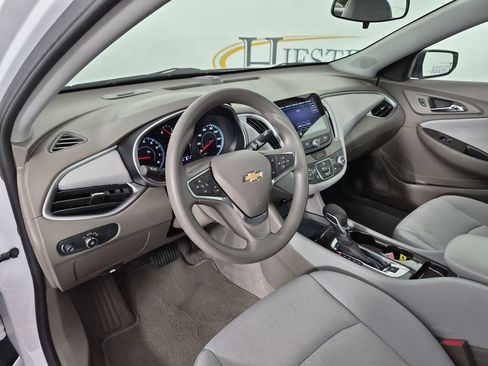 Certified 2025 Chevrolet Malibu LS FWD image 17