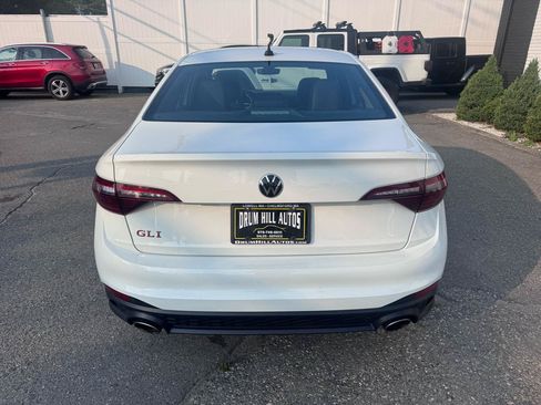Used 2024 Volkswagen Jetta GLI Autobahn FWD image 4