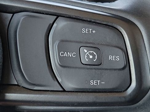 Used 2021 Jeep Wrangler Unlimited Sport AWD/4WD image 16