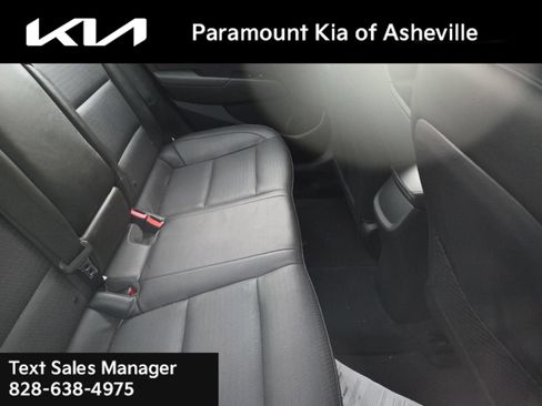 Used 2017 Hyundai Elantra Limited w/ Limited Ultimate Package 05 FWD image 5