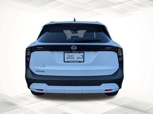 New 2026 Nissan Kicks SV image 5