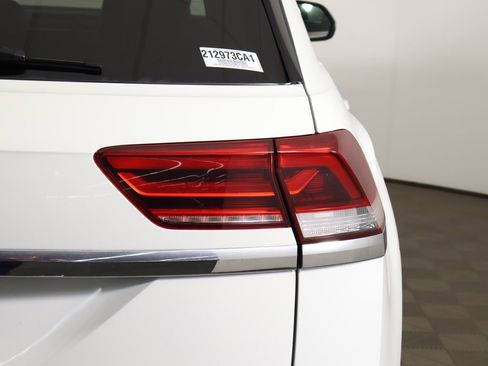 Used 2022 Volkswagen Atlas Cross Sport SE FWD image 16