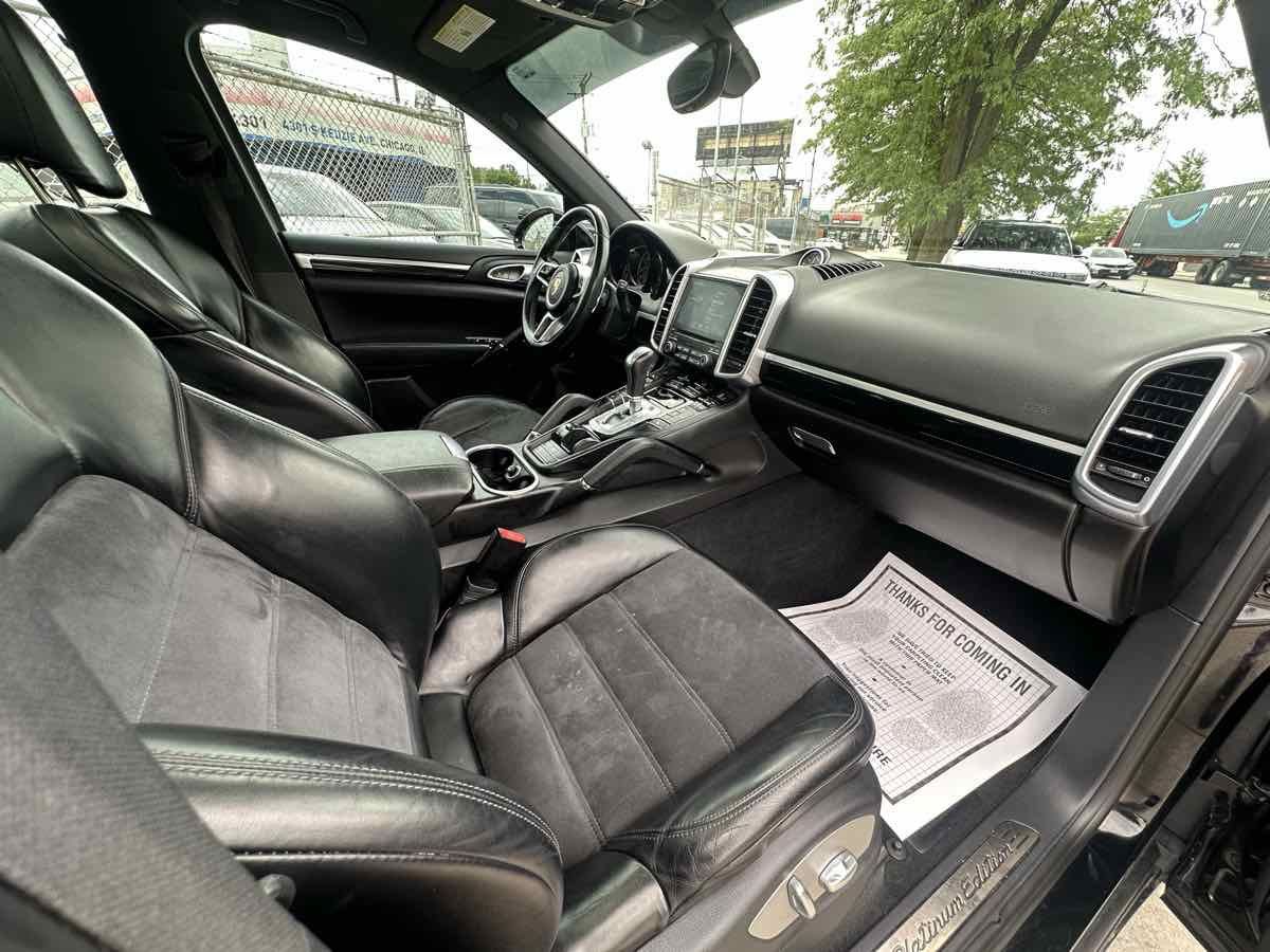 Used 2017 Porsche Cayenne AWD/4WD image 27