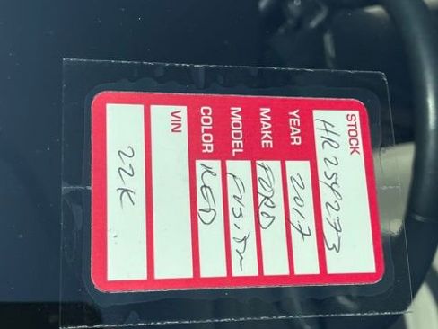 Used 2017 Ford Fusion SE w/ Fusion SE Technology Package FWD image 6