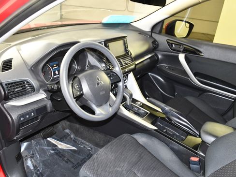Used 2022 Mitsubishi Eclipse Cross ES AWD/4WD image 2