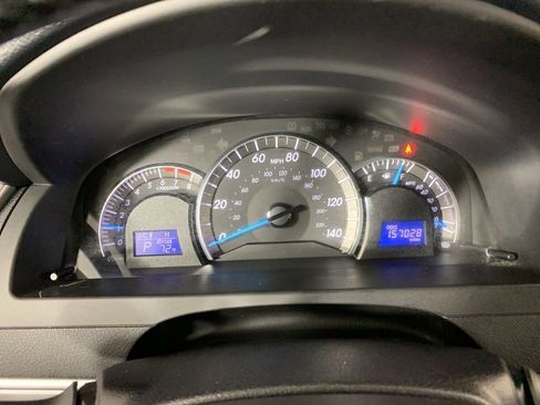Used 2013 Toyota Camry SE FWD image 18