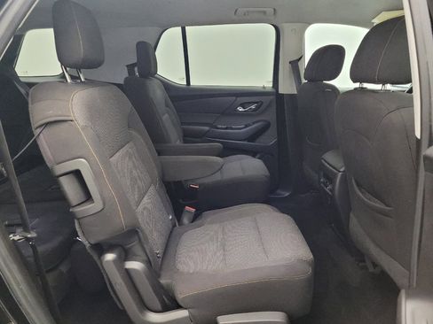 Used 2018 Chevrolet Traverse LT image 19