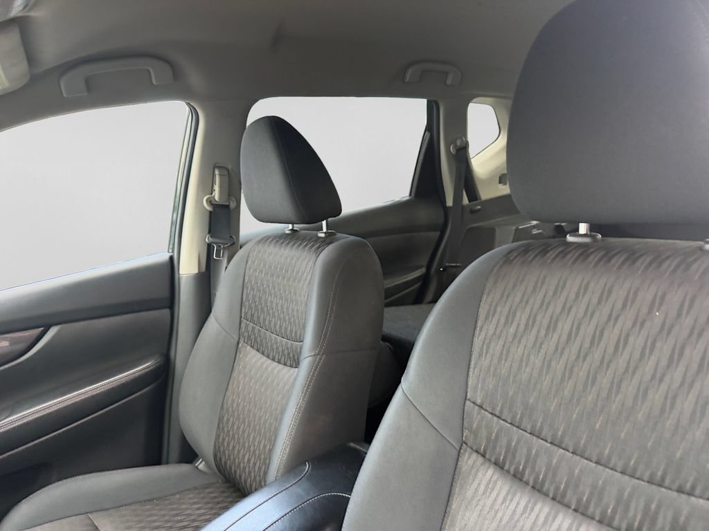Used 2019 Nissan Rogue SV AWD/4WD image 22