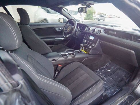 Used 2019 Ford Mustang Convertible RWD image 20
