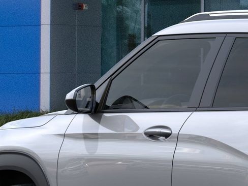 New 2026 Chevrolet TrailBlazer LT w/ Midnight Edition FWD image 12