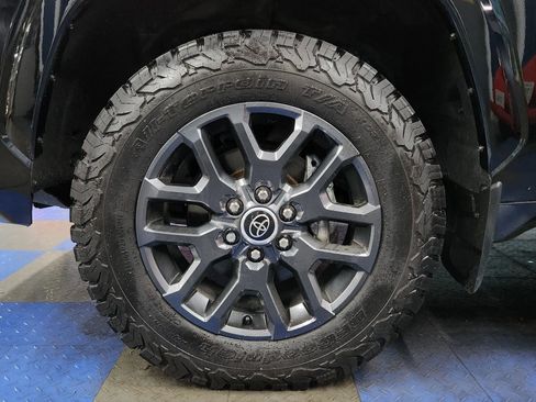 Used 2023 Toyota Tundra Platinum image 89