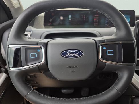 Used 2025 Ford Expedition Active RWD image 24