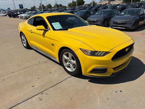 Used 2017 Ford Mustang Coupe RWD image 6