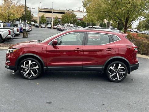 Used 2022 Nissan Rogue Sport SL w/ Premium Package image 7