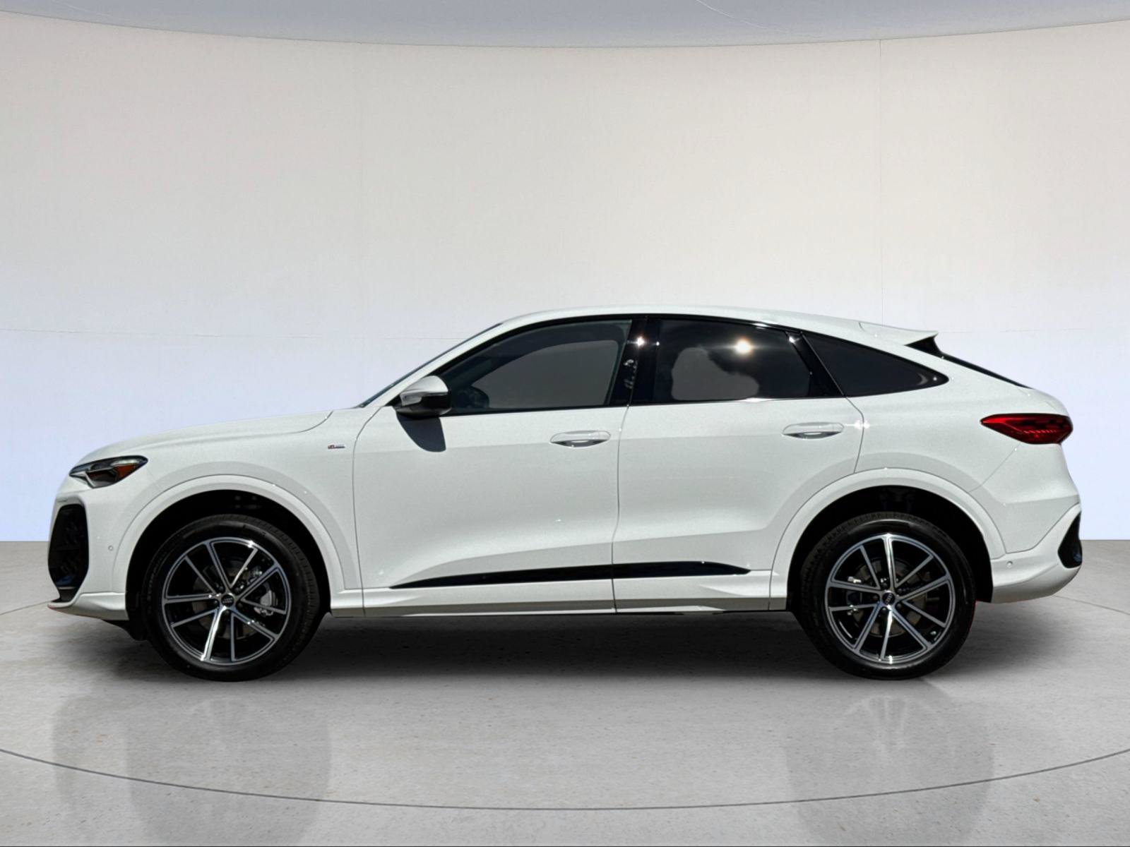 New 2026 Audi Q5 Premium Plus AWD/4WD image 3