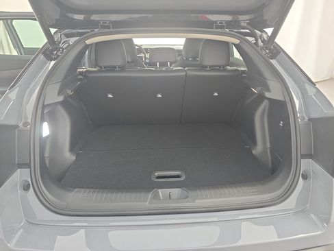 New 2026 Nissan Leaf Platinum+ FWD image 12