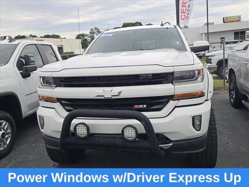 Used 2018 Chevrolet Silverado 1500 LT w/ All Star Edition AWD/4WD image 10