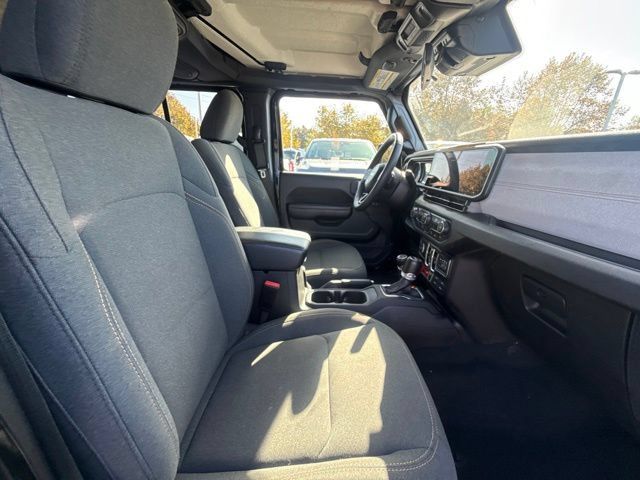 Used 2024 Jeep Wrangler Unlimited AWD/4WD image 8