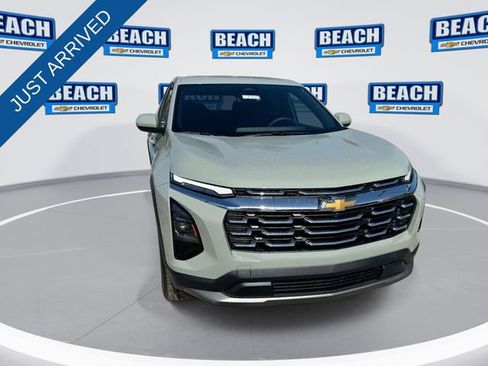 New 2026 Chevrolet Equinox LT image 3