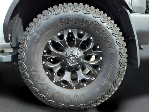 Used 2023 Ford Bronco Wildtrak image 12
