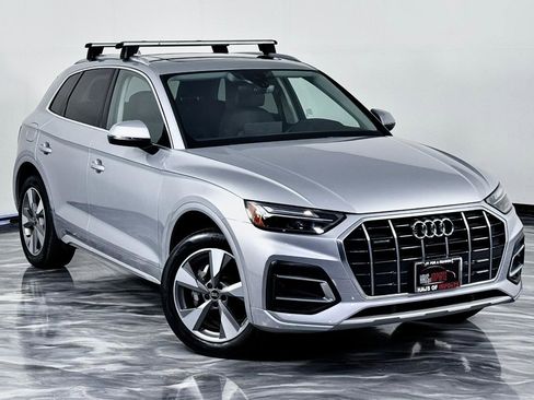 Used 2023 Audi Q5 2.0T Premium w/ Convenience Package AWD/4WD image 3