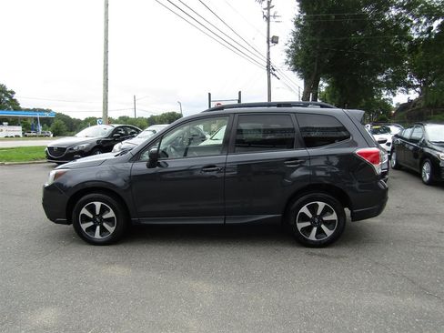 Used 2017 Subaru Forester 2.5i Premium w/ All-Weather Package AWD/4WD image 4