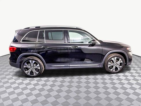 Used 2024 Mercedes-Benz EQB 300 4MATIC image 11