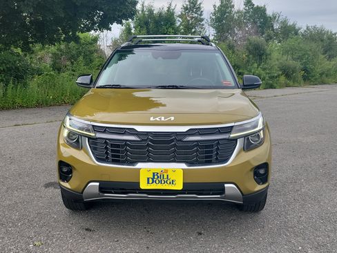 Used 2024 Kia Seltos S AWD/4WD image 2