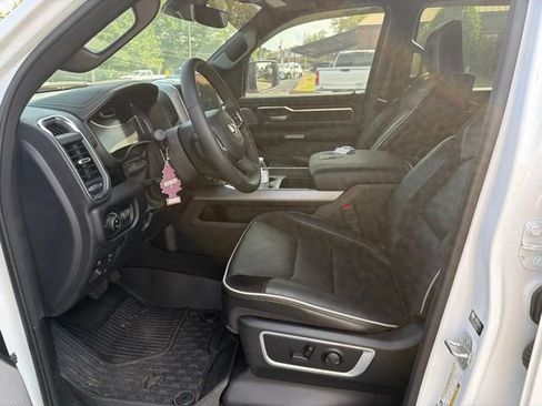 Used 2025 RAM 1500 Laramie AWD/4WD image 10
