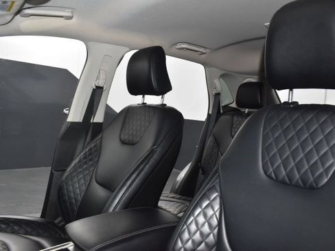 Used 2024 Ford Edge Titanium AWD/4WD image 18