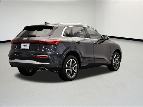 Certified 2025 Audi Q5 Premium w/ Convenience Package image 5