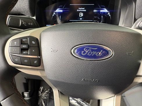 Certified 2025 Ford Explorer Active AWD/4WD image 24