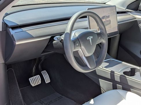 Used 2023 Tesla Model Y Performance AWD/4WD image 13