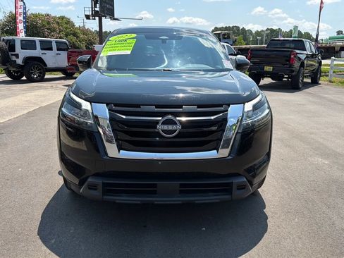 Used 2022 Nissan Pathfinder S FWD image 2