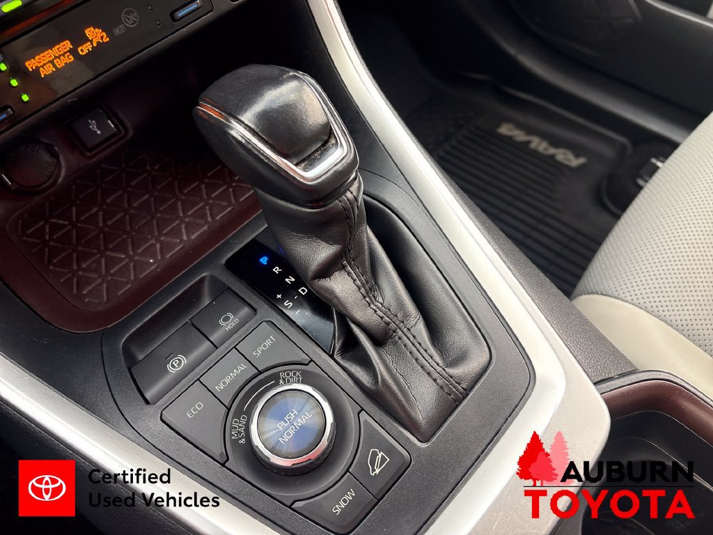 Certified 2020 Toyota RAV4 Limited w/ Limited Grade Weather Package AWD/4WD image 15