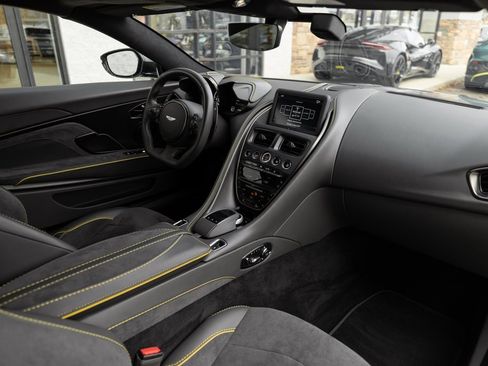 Used 2022 Aston Martin DBS Superleggera Volante image 3