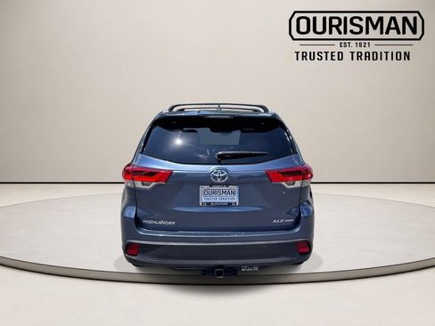 Used 2019 Toyota Highlander XLE w/ Carpet Mat Package (TMS) AWD/4WD image 8