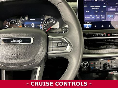 Used 2024 Jeep Compass Latitude AWD/4WD image 12