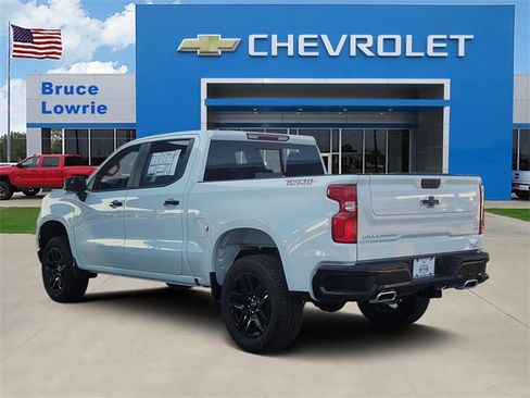 New 2026 Chevrolet Silverado 1500 LT Trail Boss w/ Convenience Package II image 3